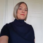 Sabine im neuen Rollkragenpulli